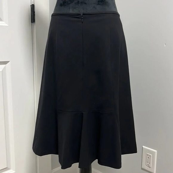 Nine West || Black bottom ruffled fit/flare skirt size 6 - Picture 4 of 7